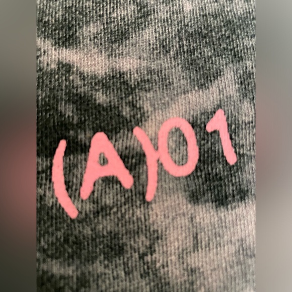 Halsey 2020 Official Limited Edition MANIC Tie Dye Sweatshirt - Picture 5 of 11